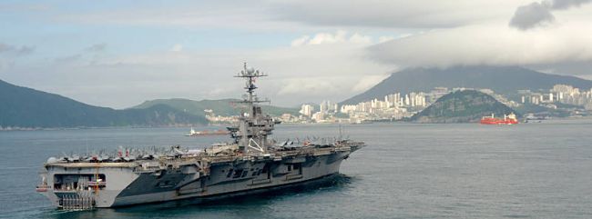 Marineforum - GEORGE WASHINGTON läuft in Busan ein (Foto: US navy)