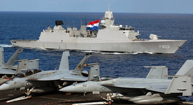  Kooperation wie hier mit der niederländischen Marine (Foto: US Nacy)