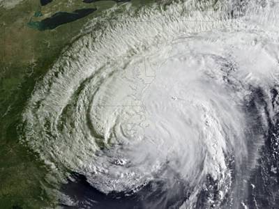 Marineforum - Irene trifft auf die US-Ostküste (Foto: NOAA)