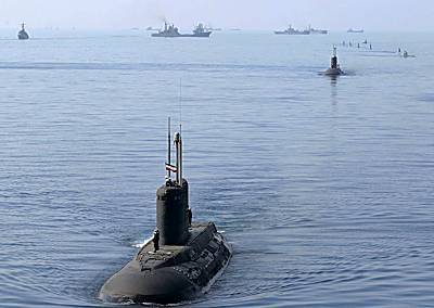 Marineforum - Schlussparade zu Velayat-90 (Foto: staal. iranische Medien): 